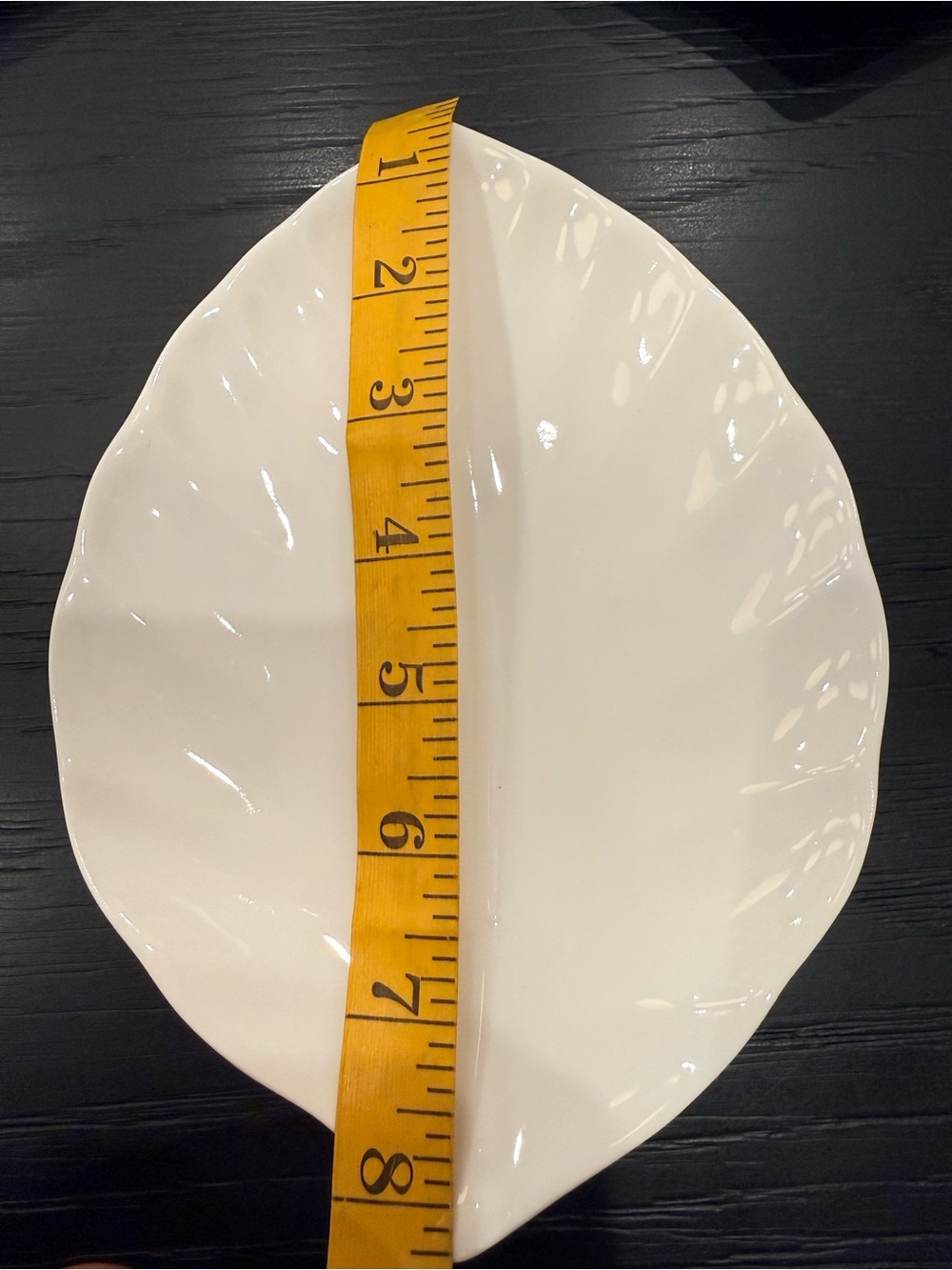 White Porcelain Crate & Barrel Leaf-Shaped Ceramic Serving Plates - Set of 5 - Picture 10 of 13